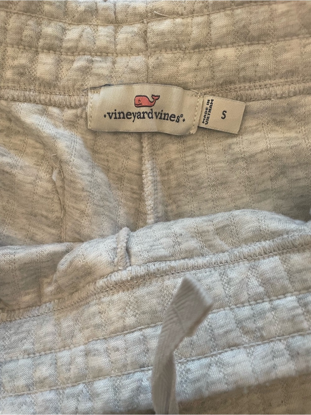 Vineyard Vines women’s Light Gray Quilted Sweatpants - Picture 3 of 3